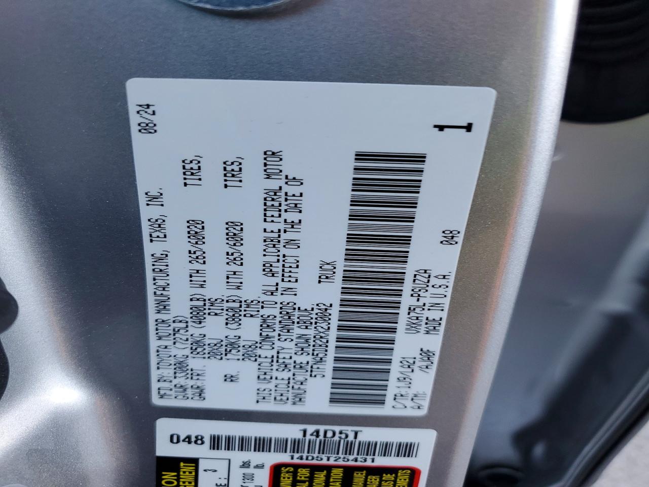 2024 TOYOTA TUNDRA PLATINUM photo 34