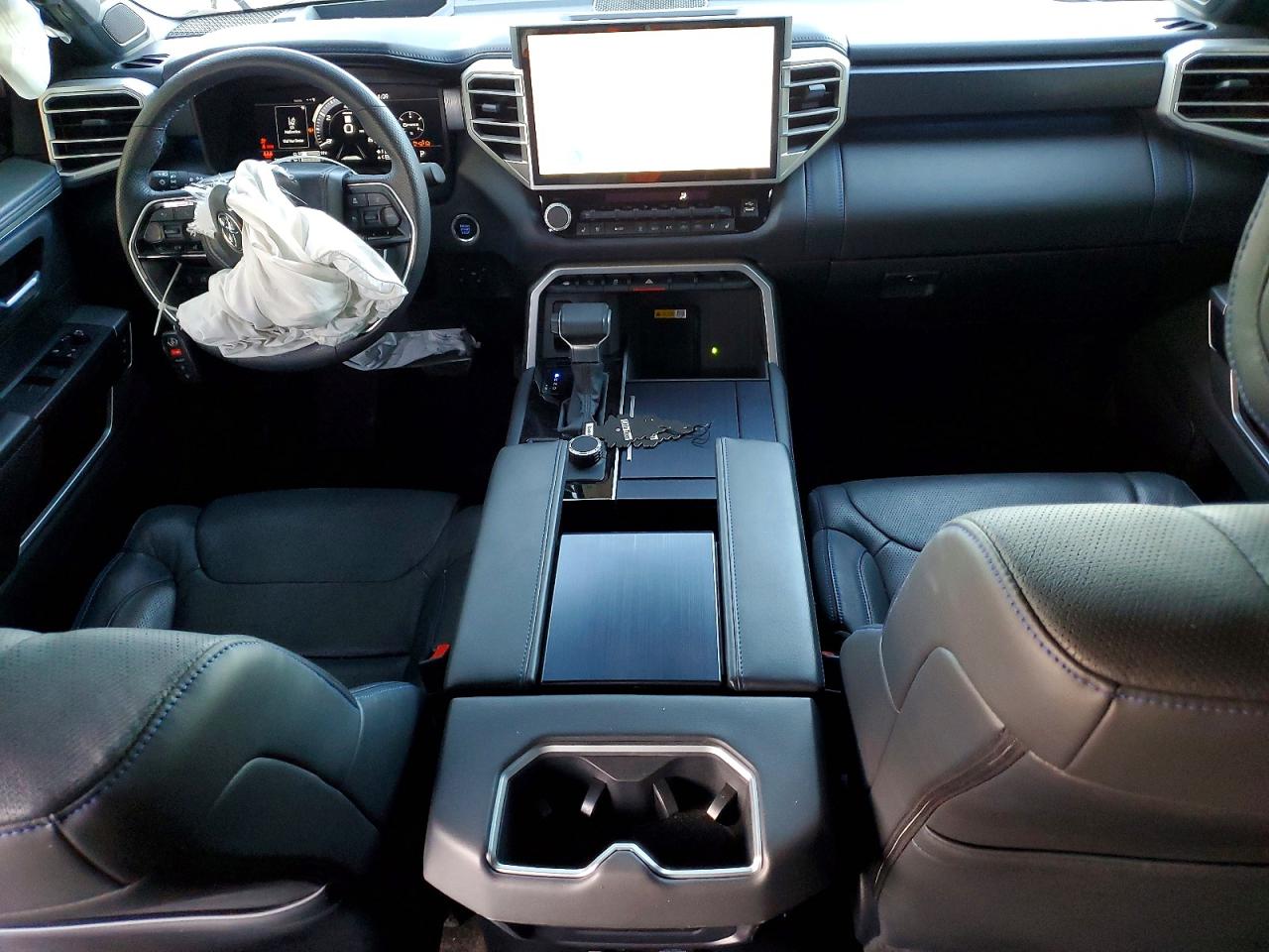 2024 TOYOTA TUNDRA PLATINUM photo 22