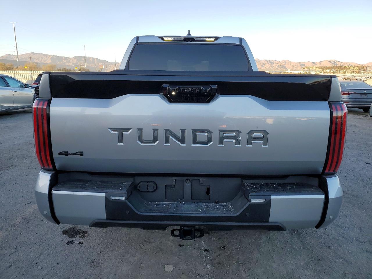 2024 TOYOTA TUNDRA PLATINUM photo 16
