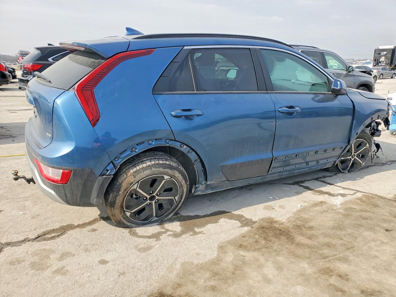 2024 KIA NIRO EX photo 3