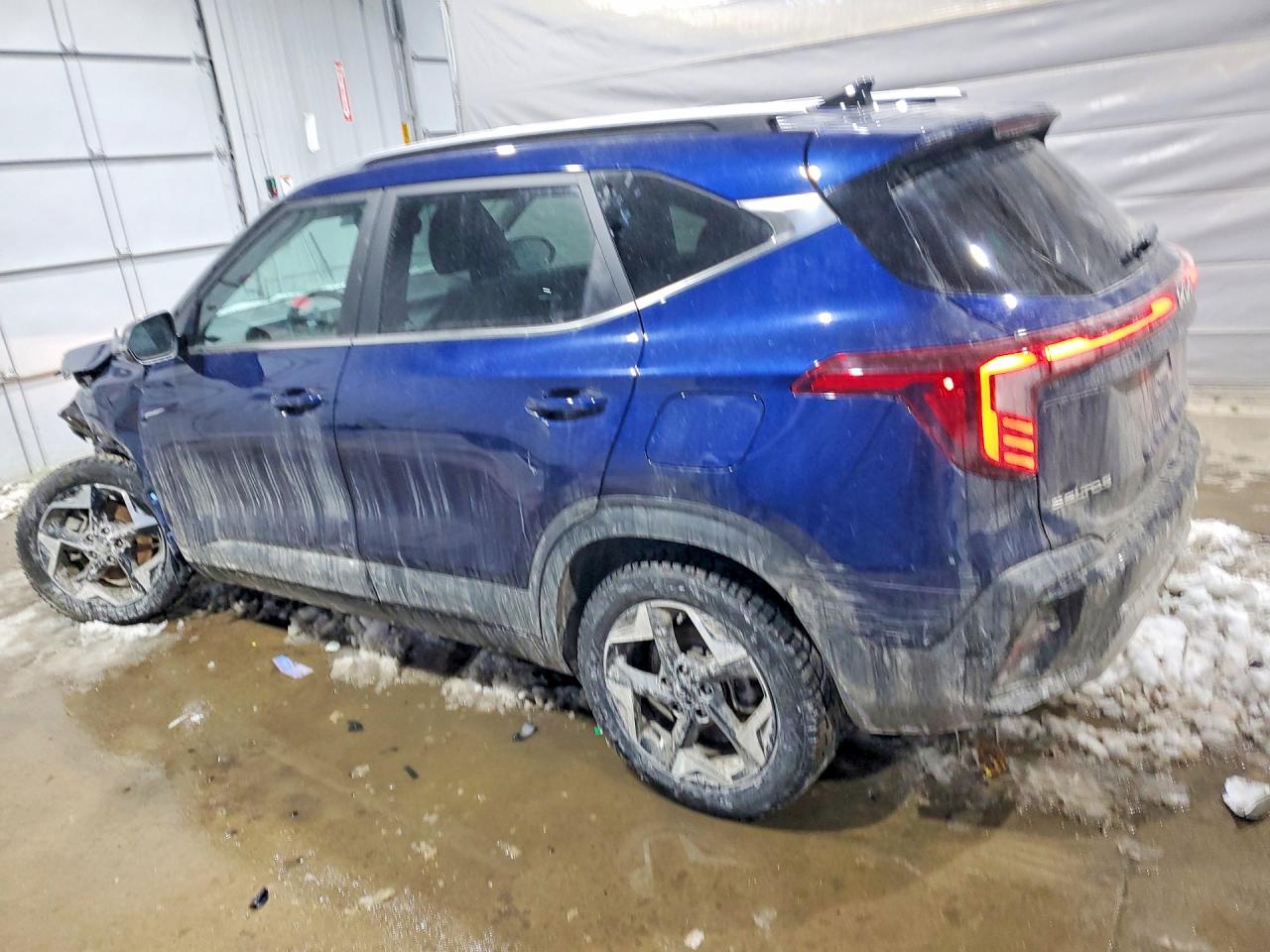 2025 KIA SELTOS EX photo 3