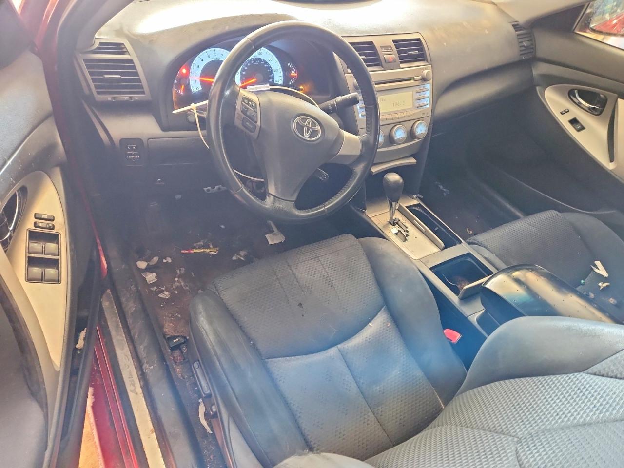 2010 TOYOTA CAMRY BASE photo 15