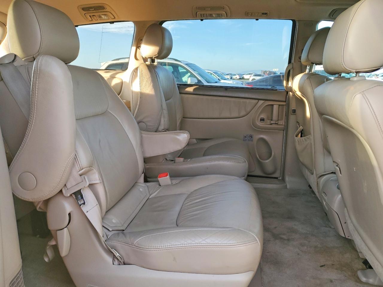 2008 TOYOTA SIENNA XLE photo 41