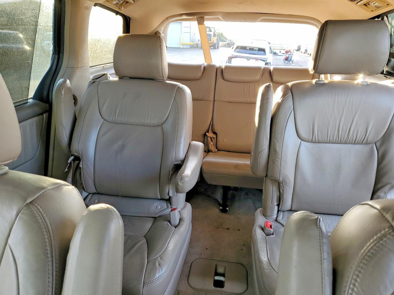 2008 TOYOTA SIENNA XLE photo 37
