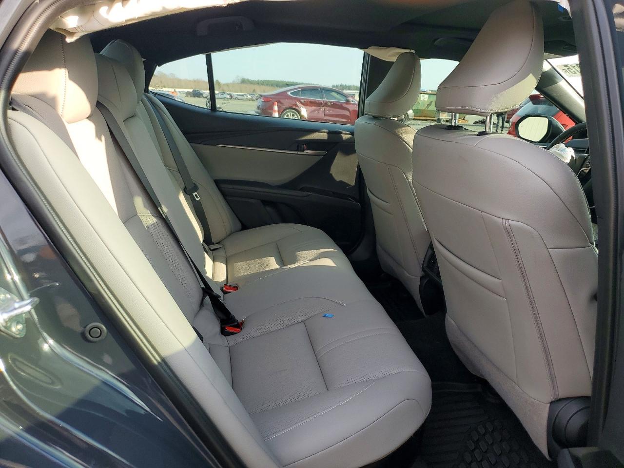 2025 TOYOTA CAMRY XSE photo 10