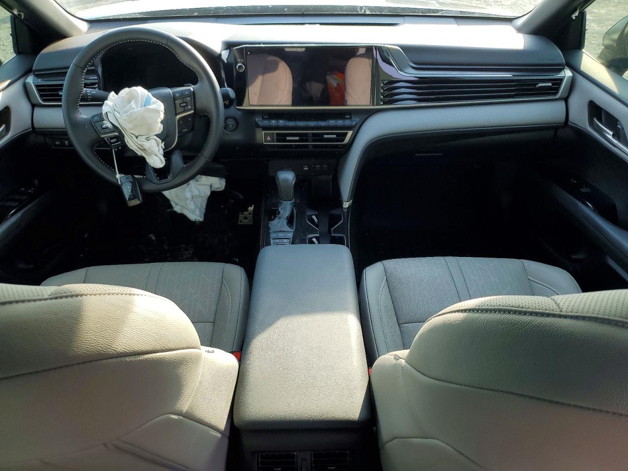 2025 TOYOTA CAMRY XSE photo 8