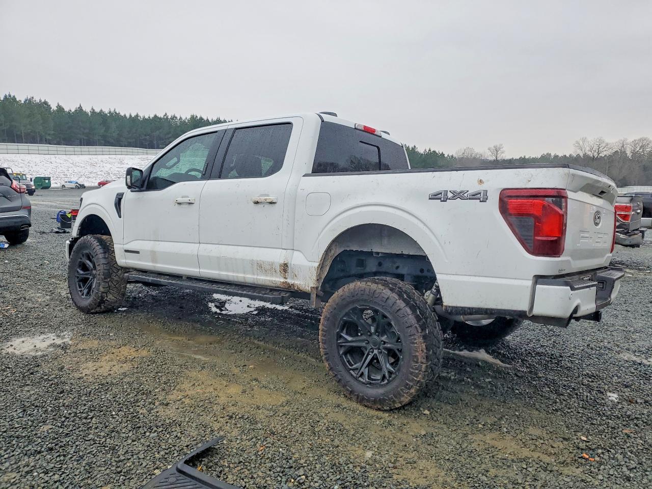 2024 FORD F150 XLT photo 3