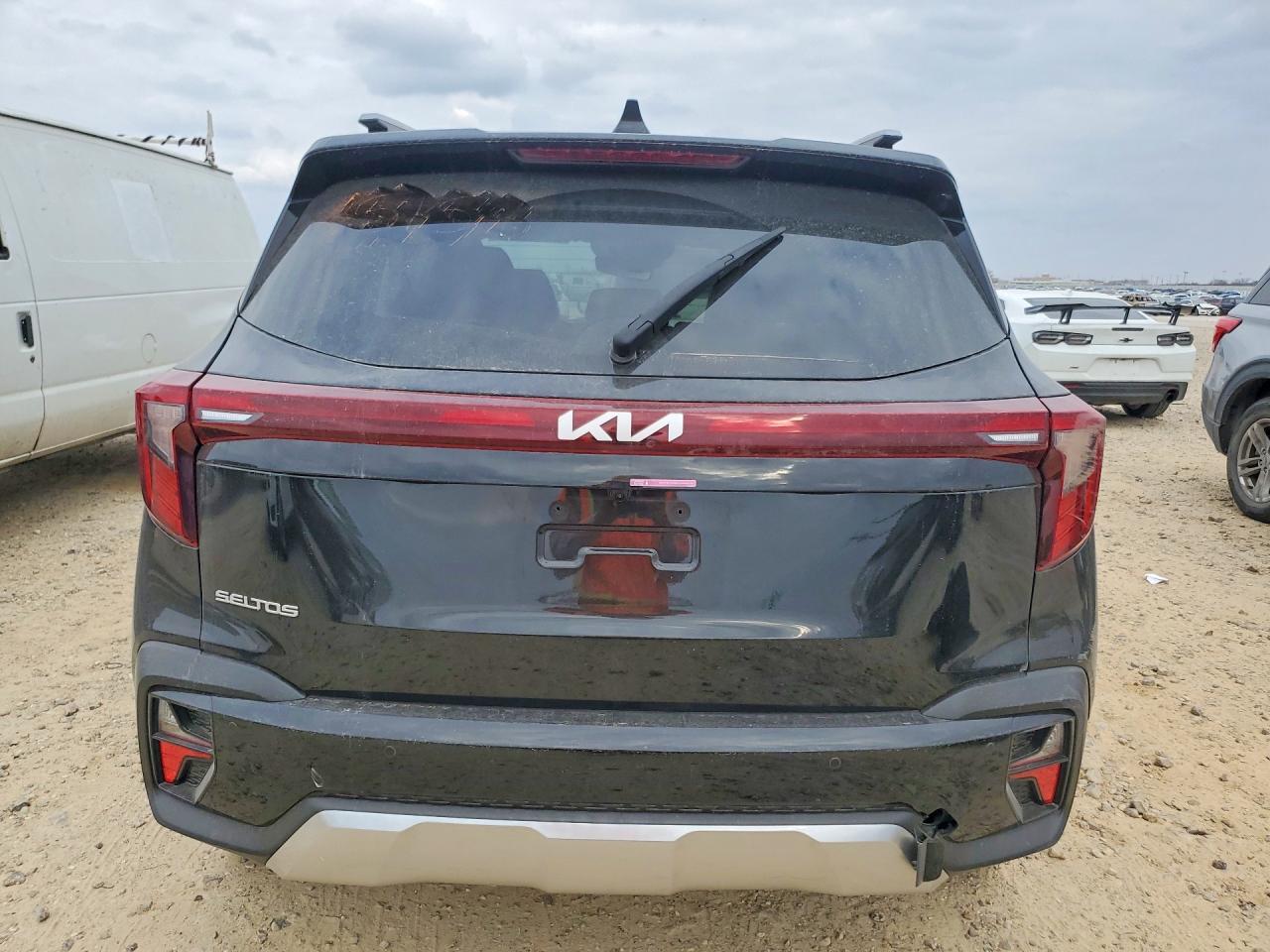 2025 KIA SELTOS EX photo 16
