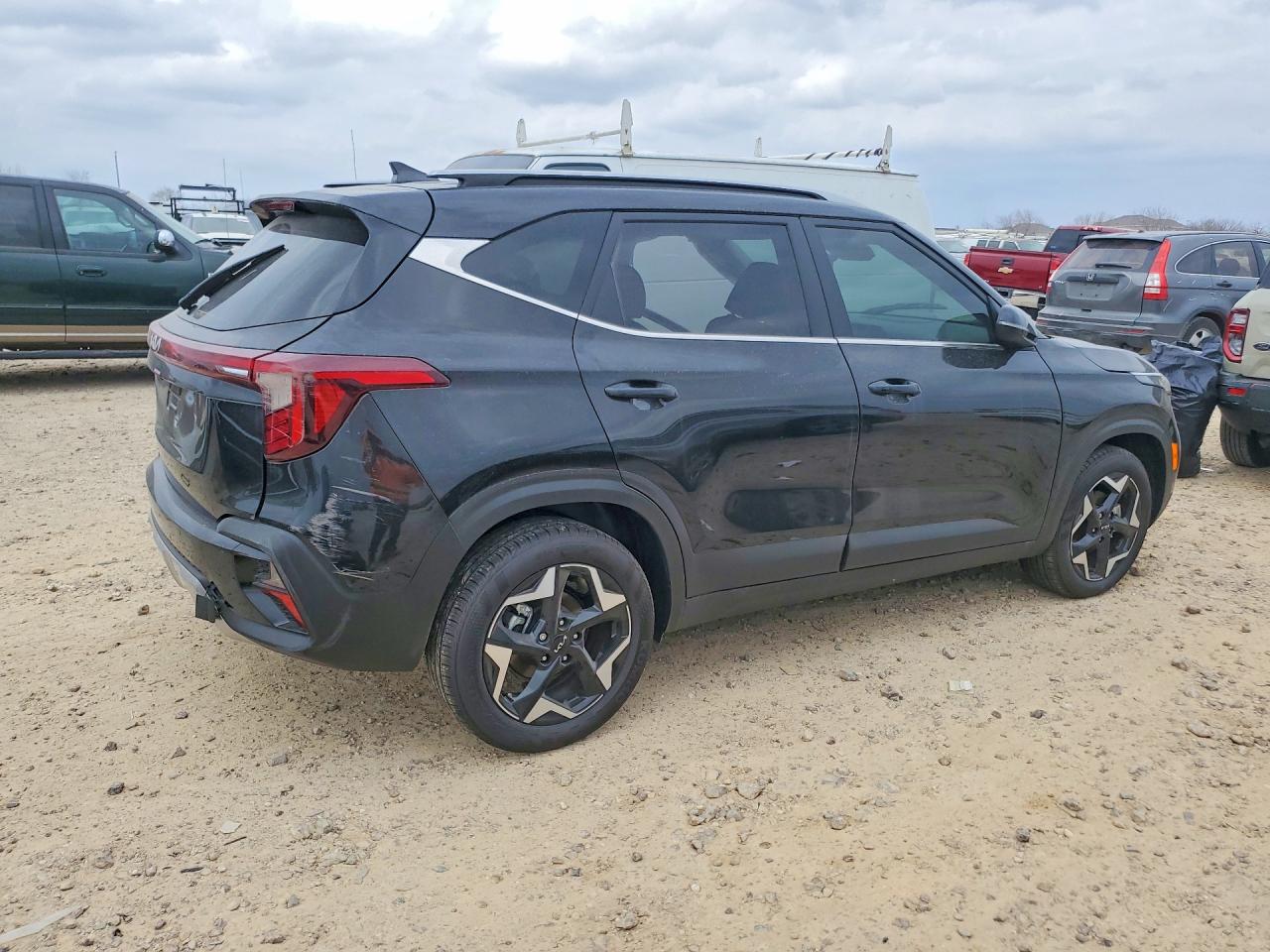 2025 KIA SELTOS EX photo 7