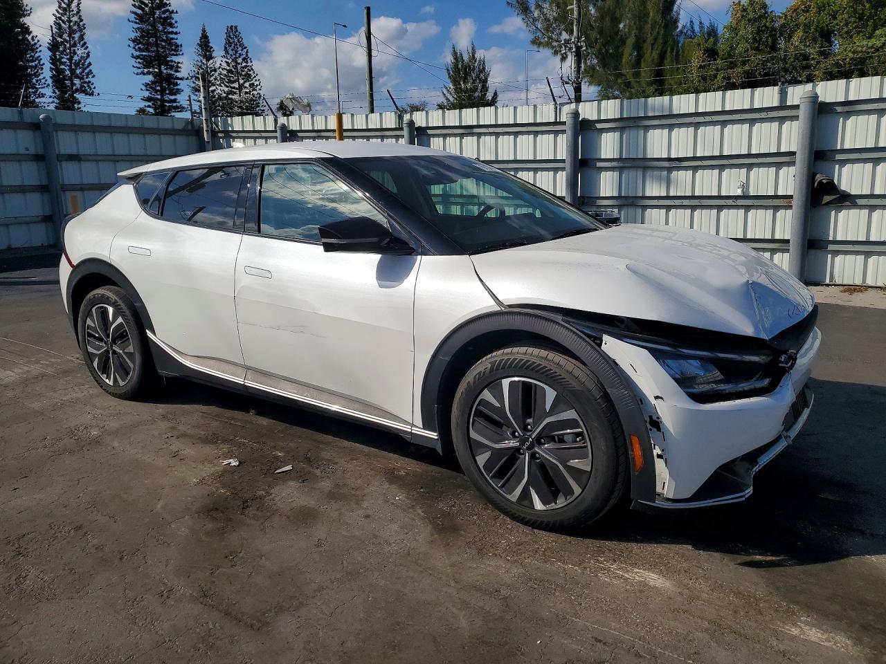 2024 KIA EV6 LIGHT LONG RANGE photo 7