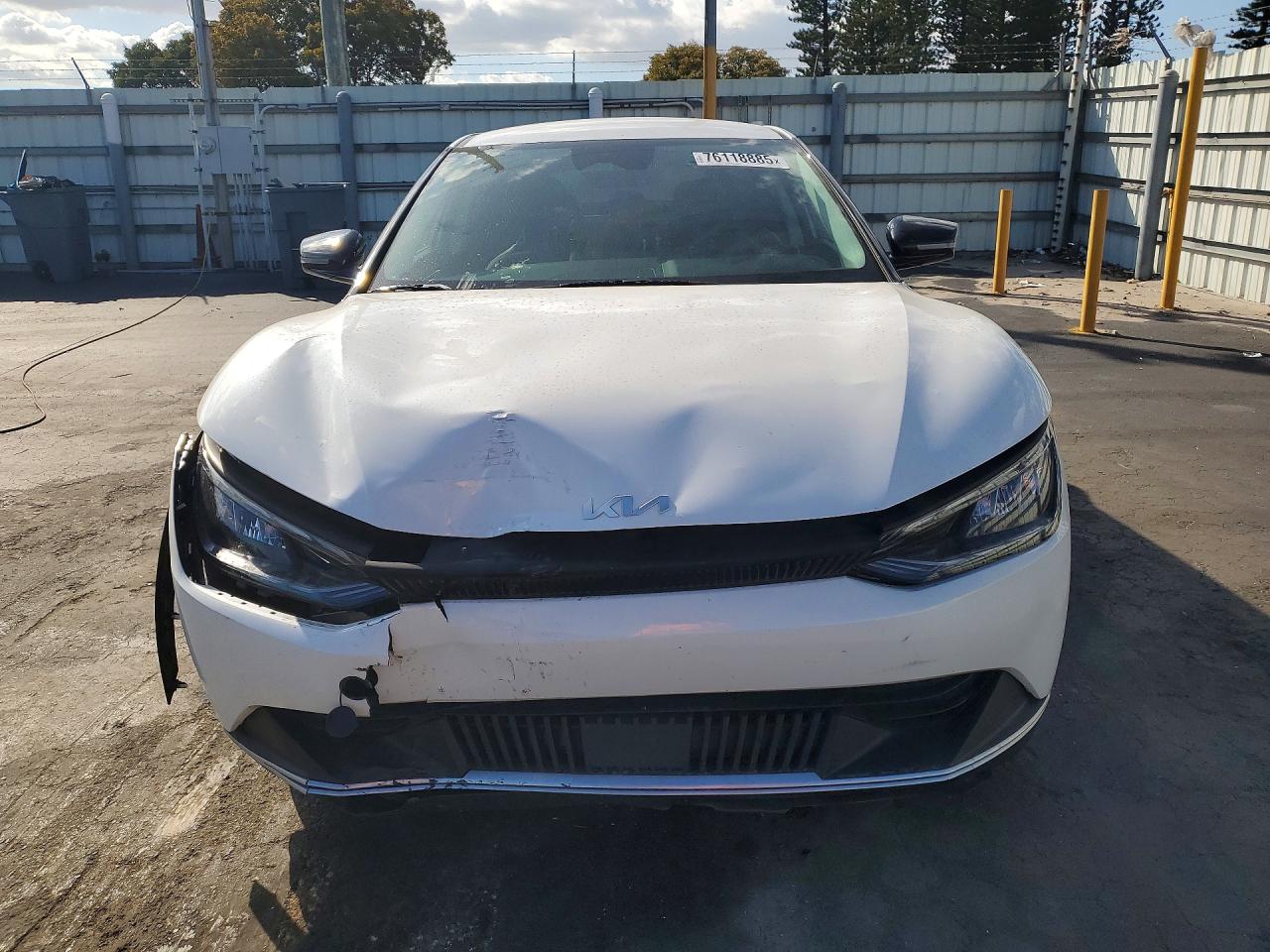 2024 KIA EV6 LIGHT LONG RANGE photo 9