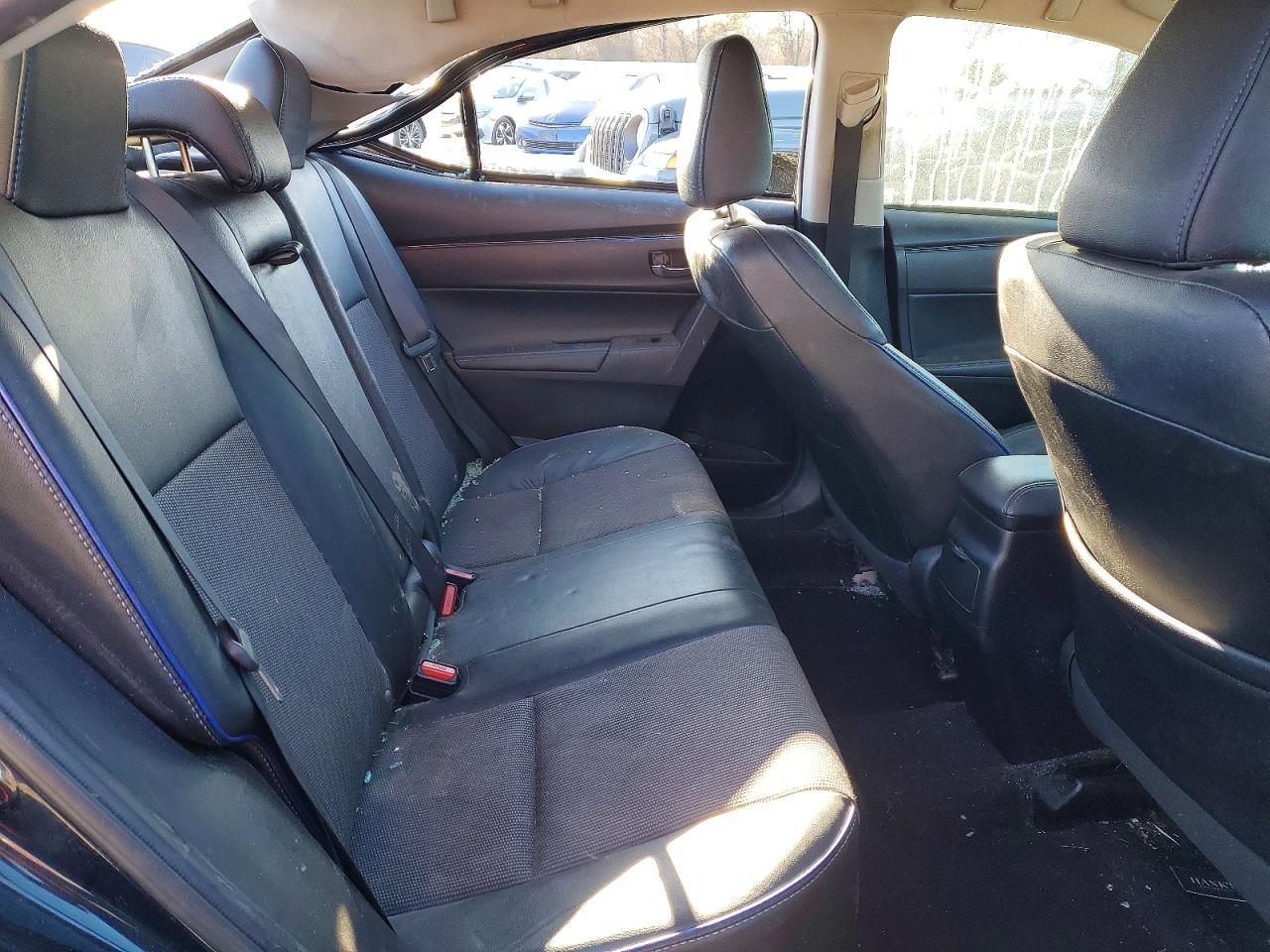 2017 TOYOTA COROLLA L photo 10