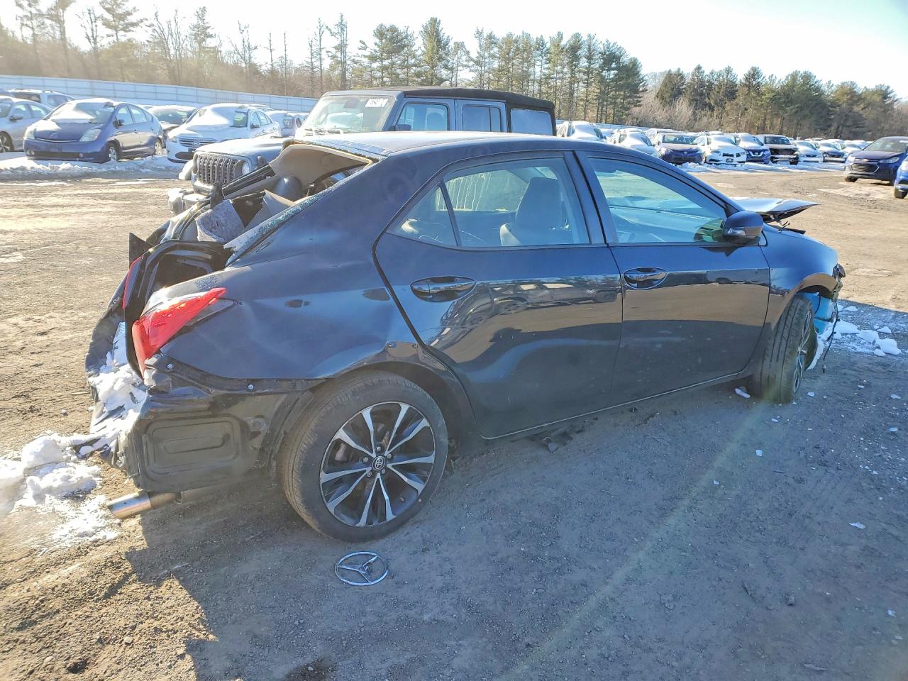2017 TOYOTA COROLLA L photo 3