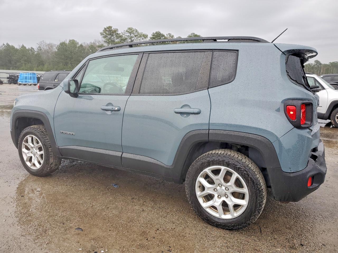 2017 JEEP RENEGADE LATITUDE photo 3