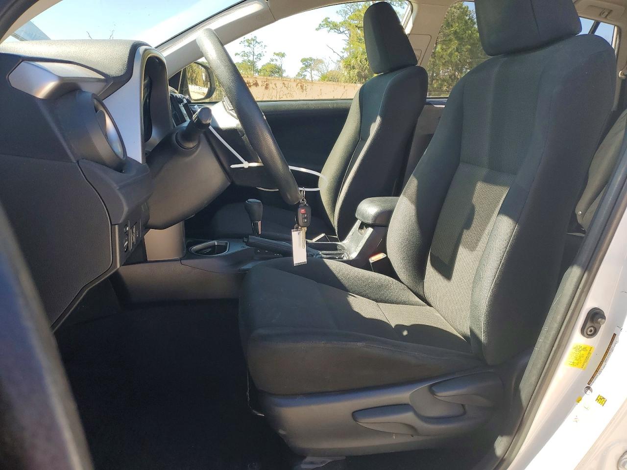 2017 TOYOTA RAV4 LE photo 7