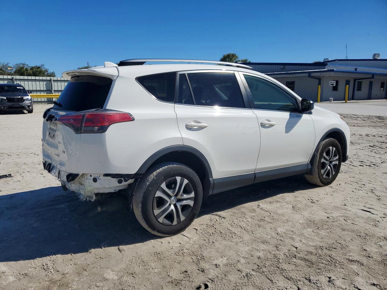 2017 TOYOTA RAV4 LE photo 3