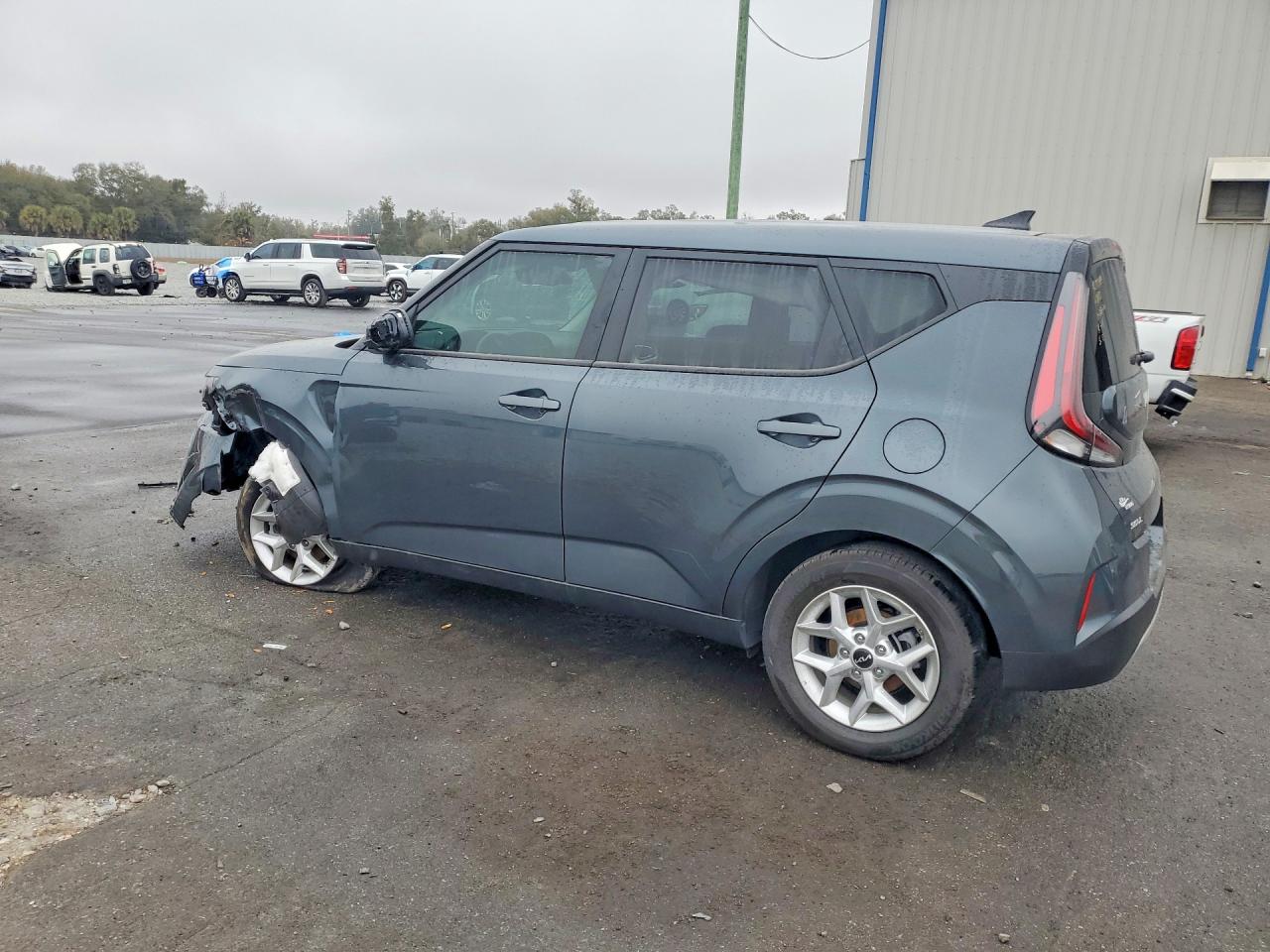 2025 KIA SOUL LX photo 3
