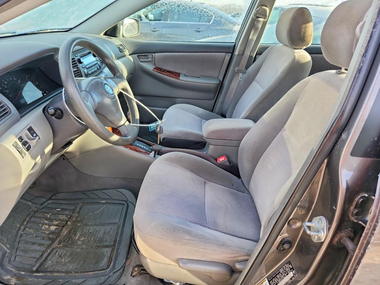 2005 TOYOTA COROLLA CE photo 13