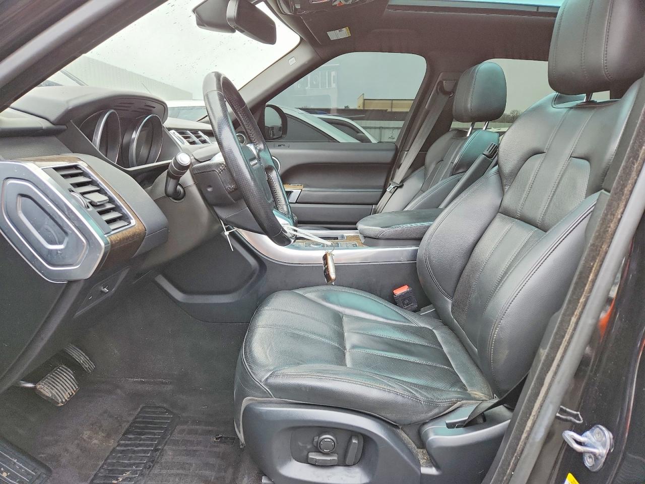2016 LAND ROVER RANGE ROVER SPORT SE photo 19