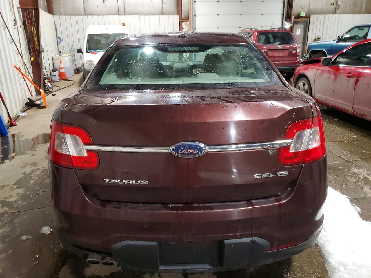 2010 FORD TAURUS SEL photo 11