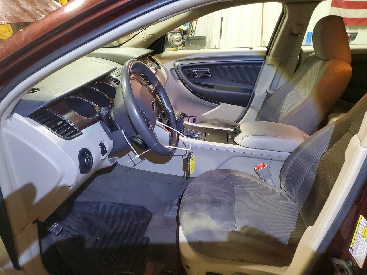 2010 FORD TAURUS SEL photo 13