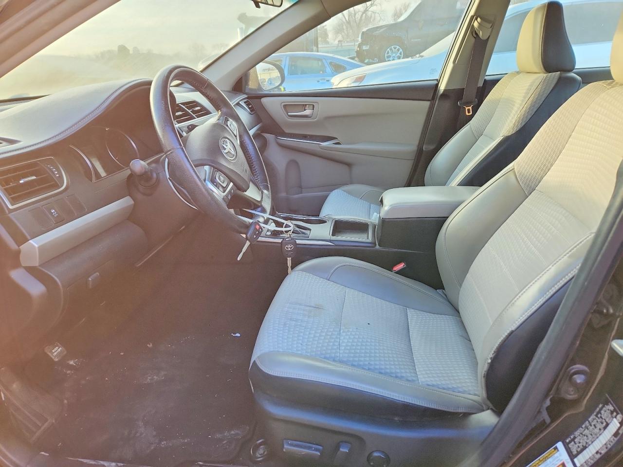 2015 TOYOTA CAMRY LE photo 13