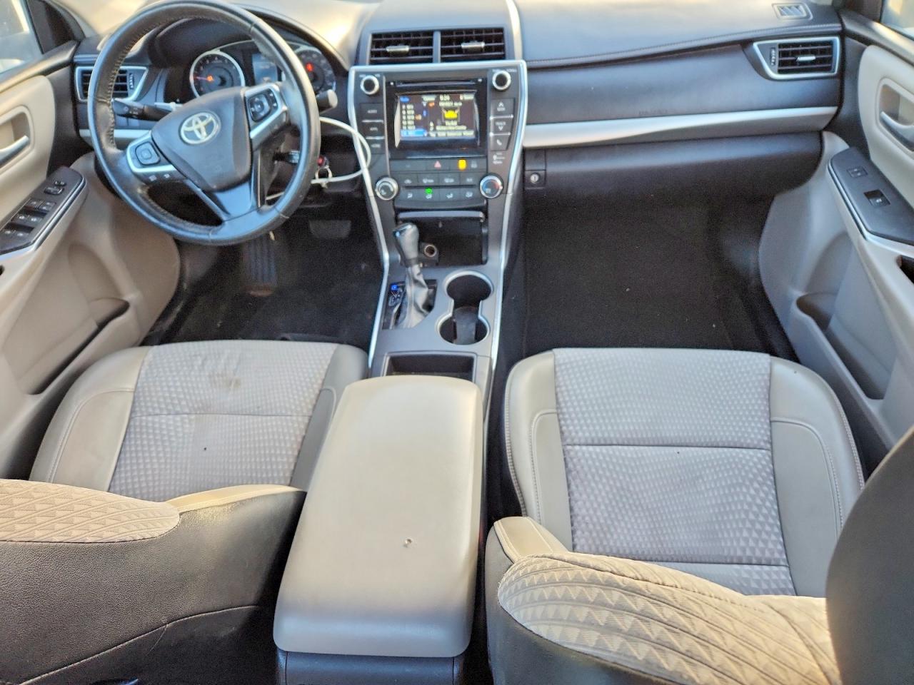 2015 TOYOTA CAMRY LE photo 15