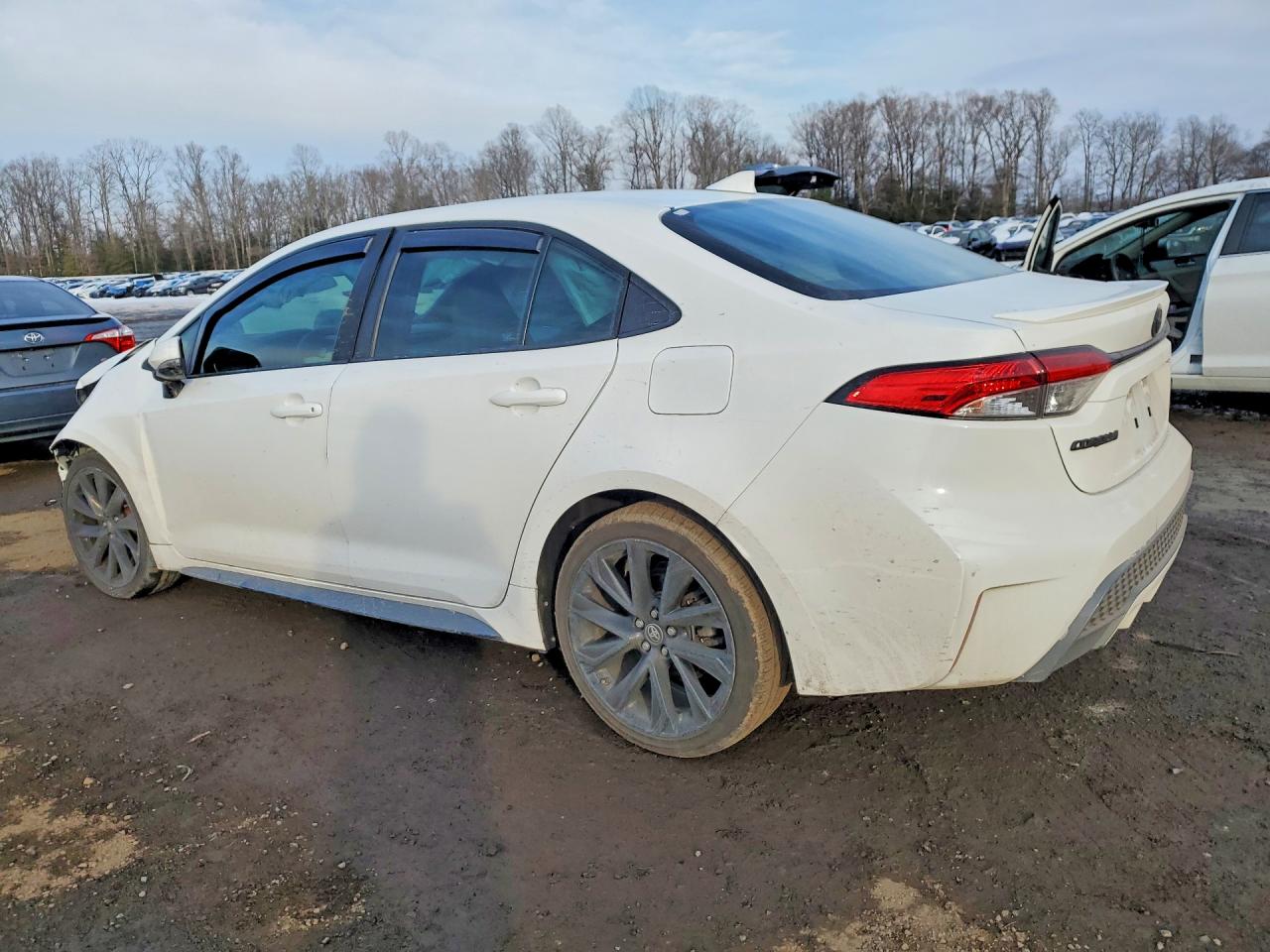 2020 TOYOTA COROLLA SE photo 3