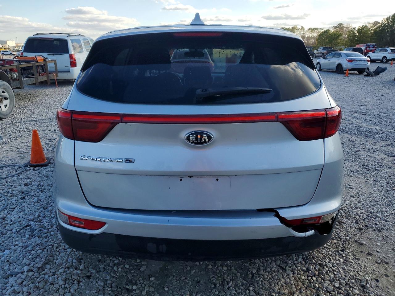 2017 KIA SPORTAGE LX photo 16