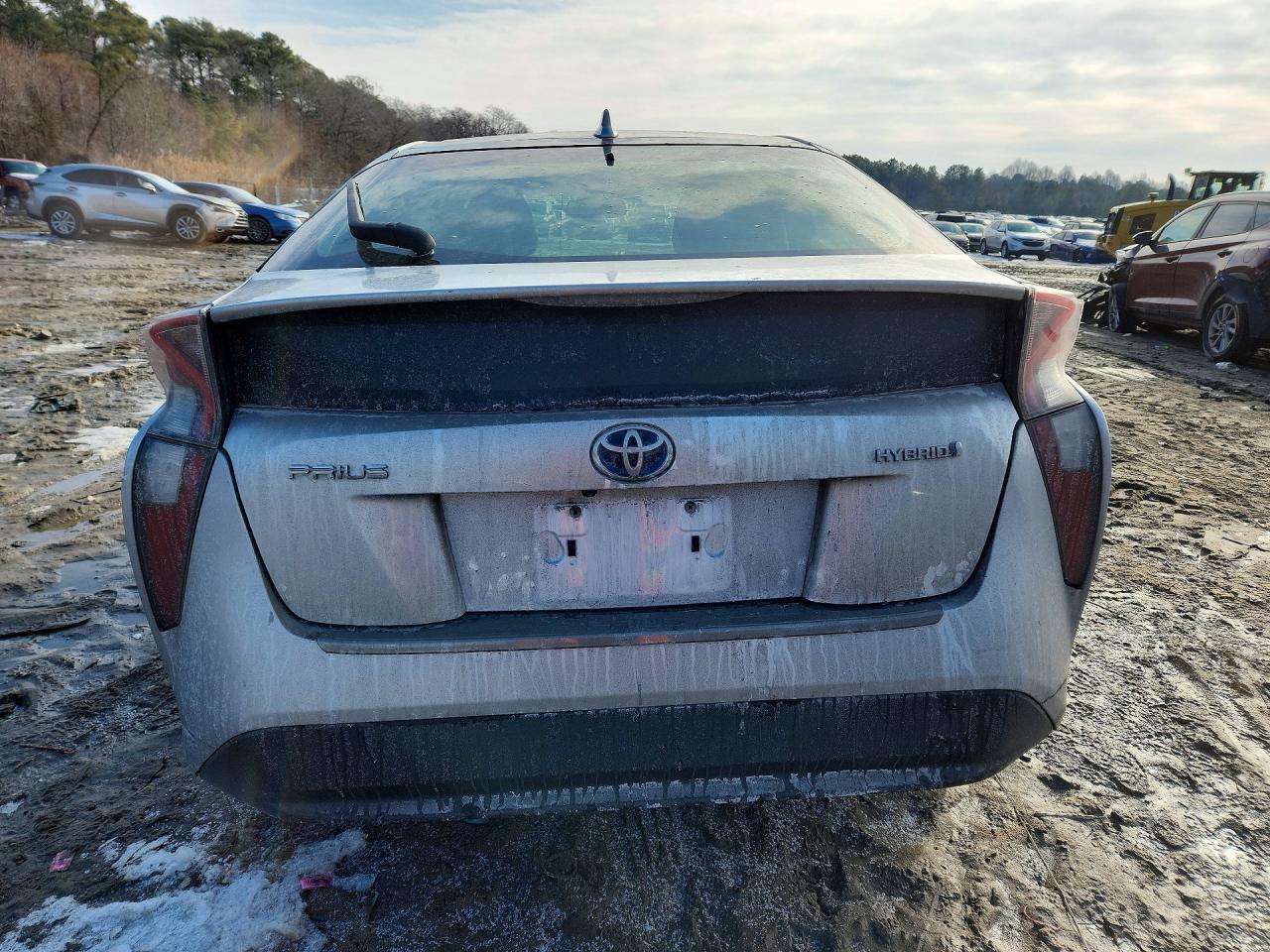 2016 TOYOTA PRIUS photo 11