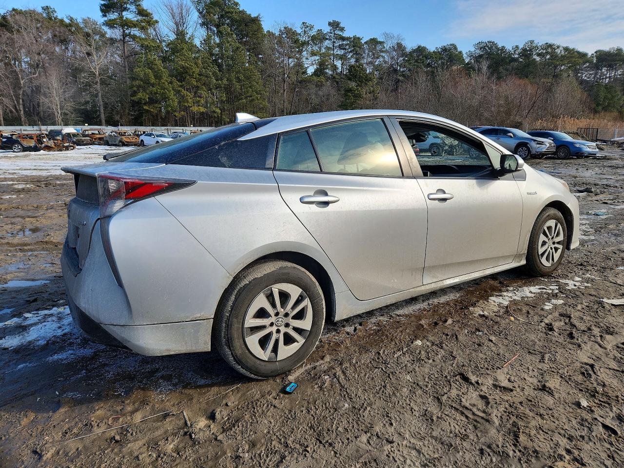 2016 TOYOTA PRIUS photo 5