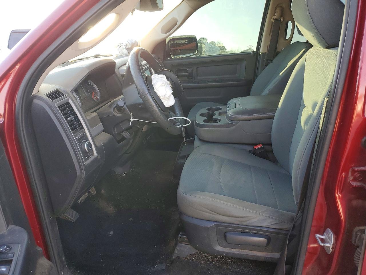 2014 RAM 1500 ST photo 19