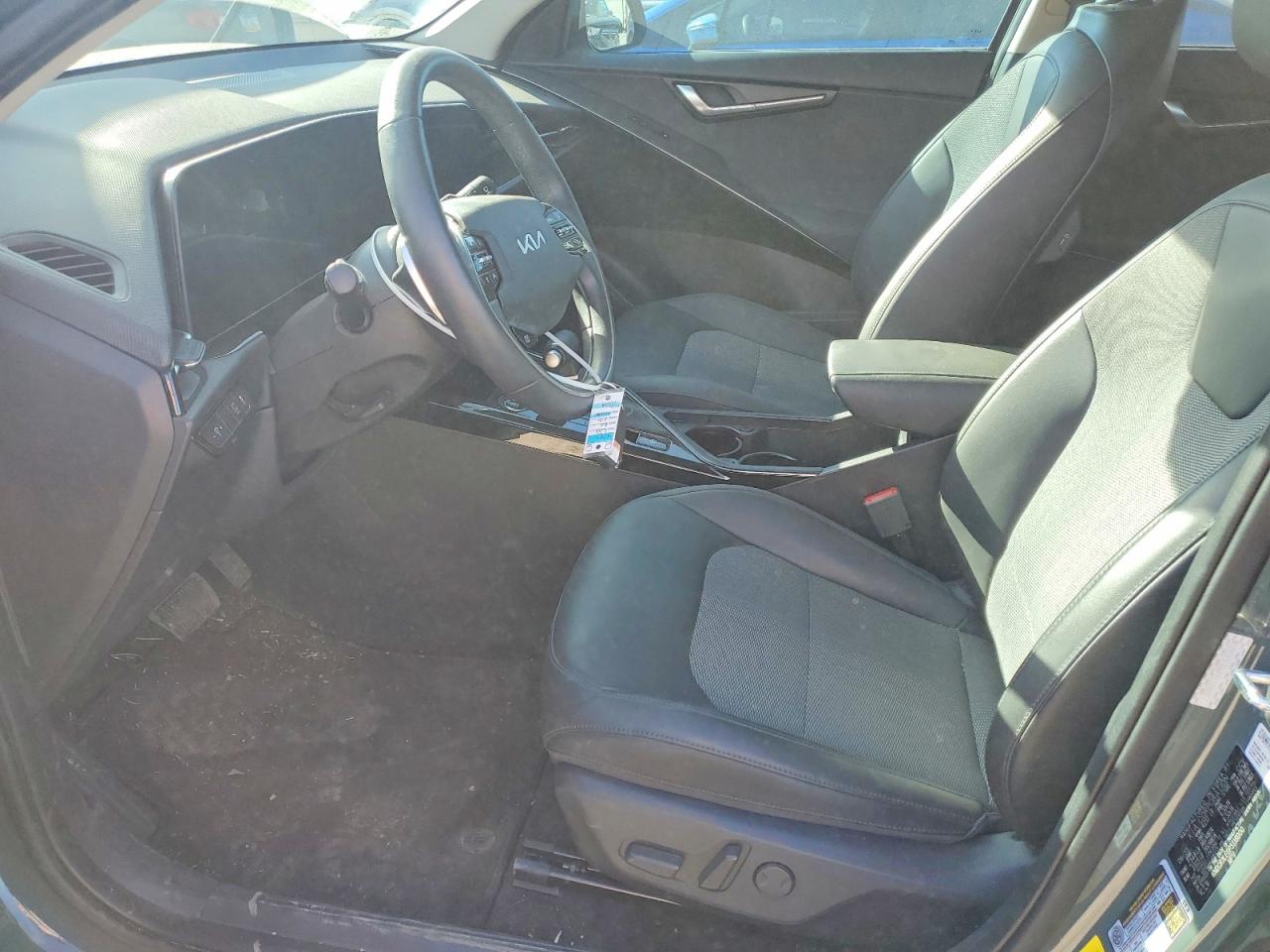 2023 KIA NIRO EX photo 7