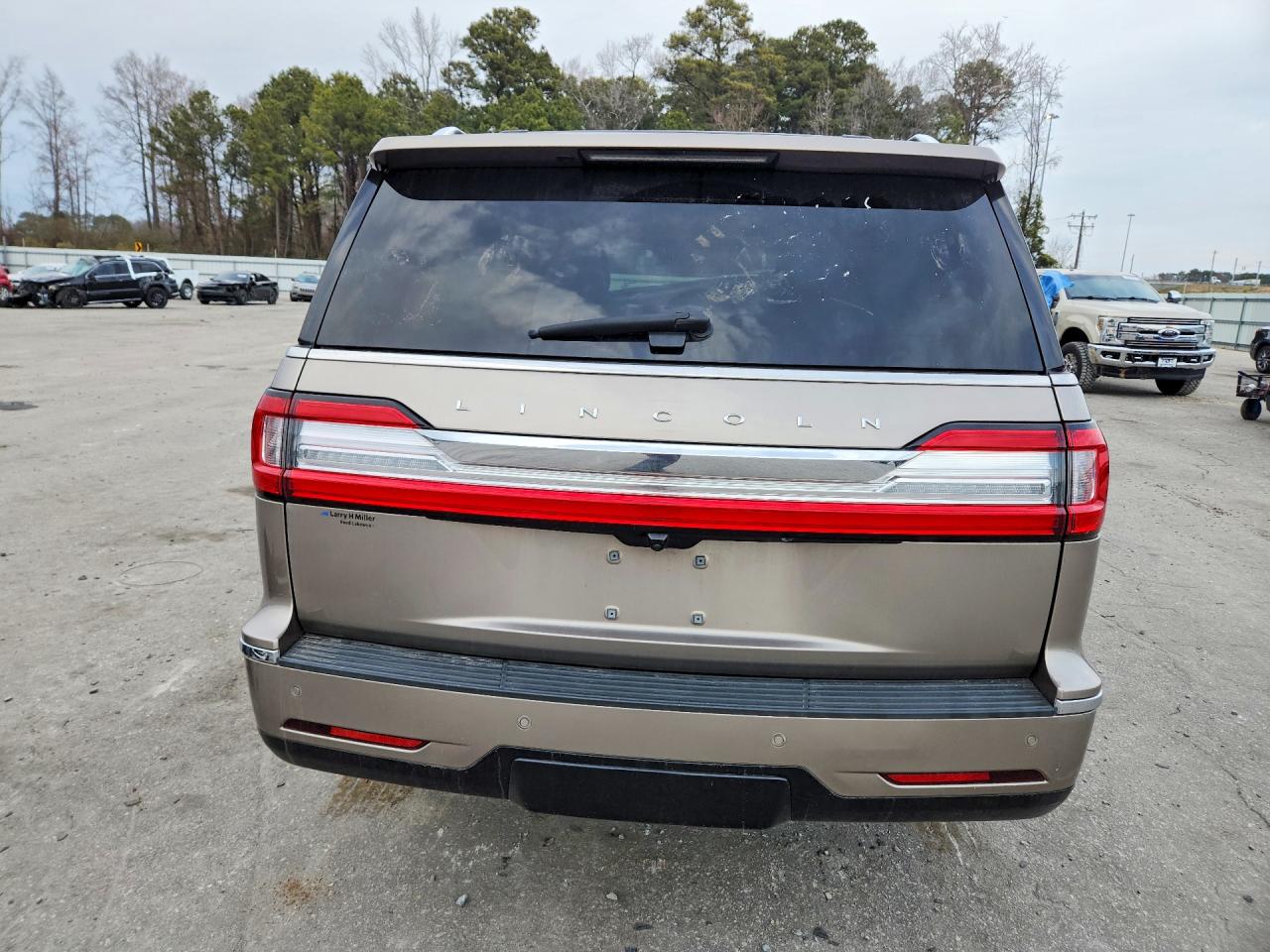 2019 LINCOLN NAVIGATOR L RESERVE photo 11