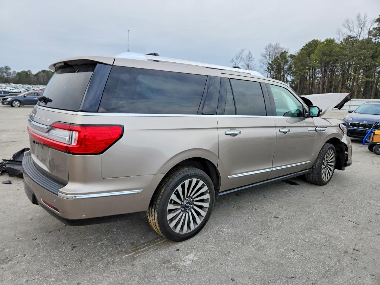 2019 LINCOLN NAVIGATOR L RESERVE photo 5