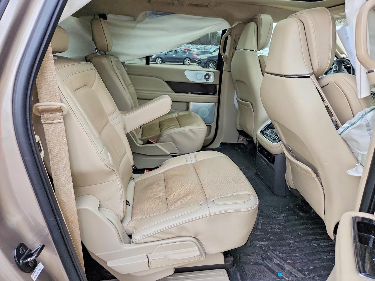 2019 LINCOLN NAVIGATOR L RESERVE photo 21