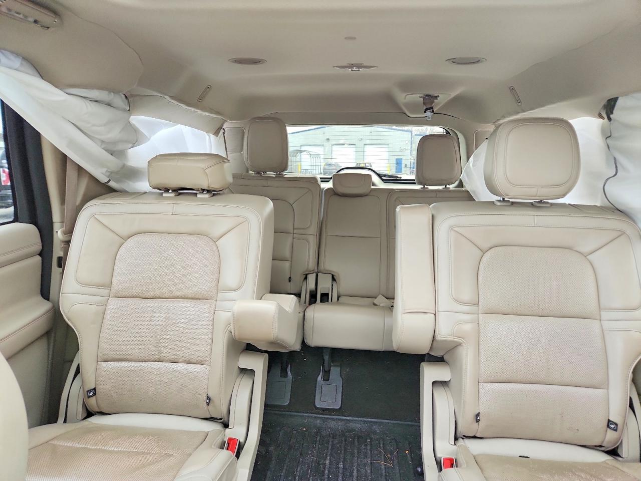 2019 LINCOLN NAVIGATOR L RESERVE photo 19