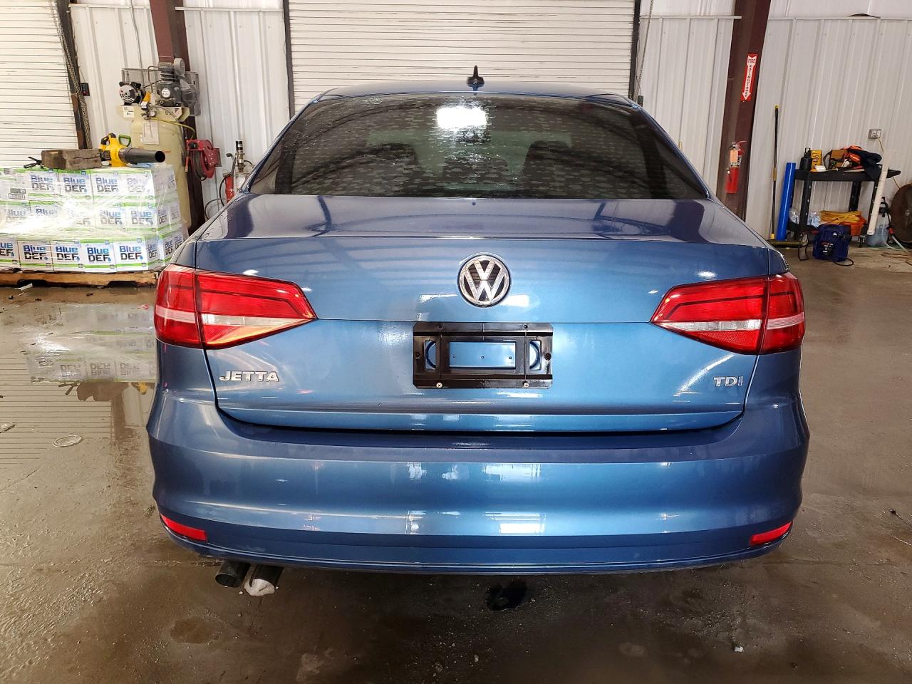 2015 VOLKSWAGEN JETTA TDI photo 6