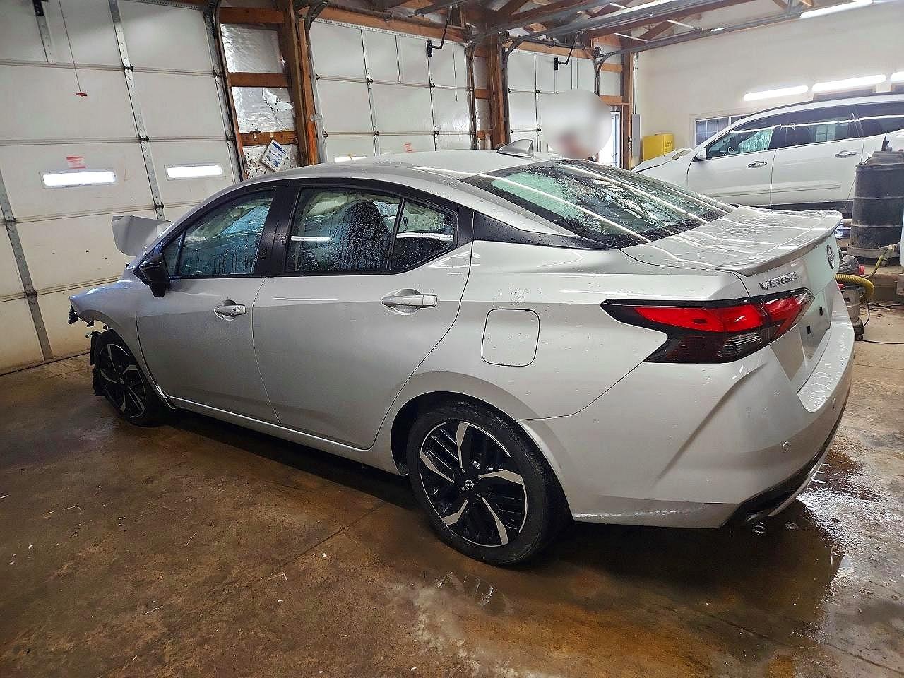 2024 NISSAN VERSA SR photo 3
