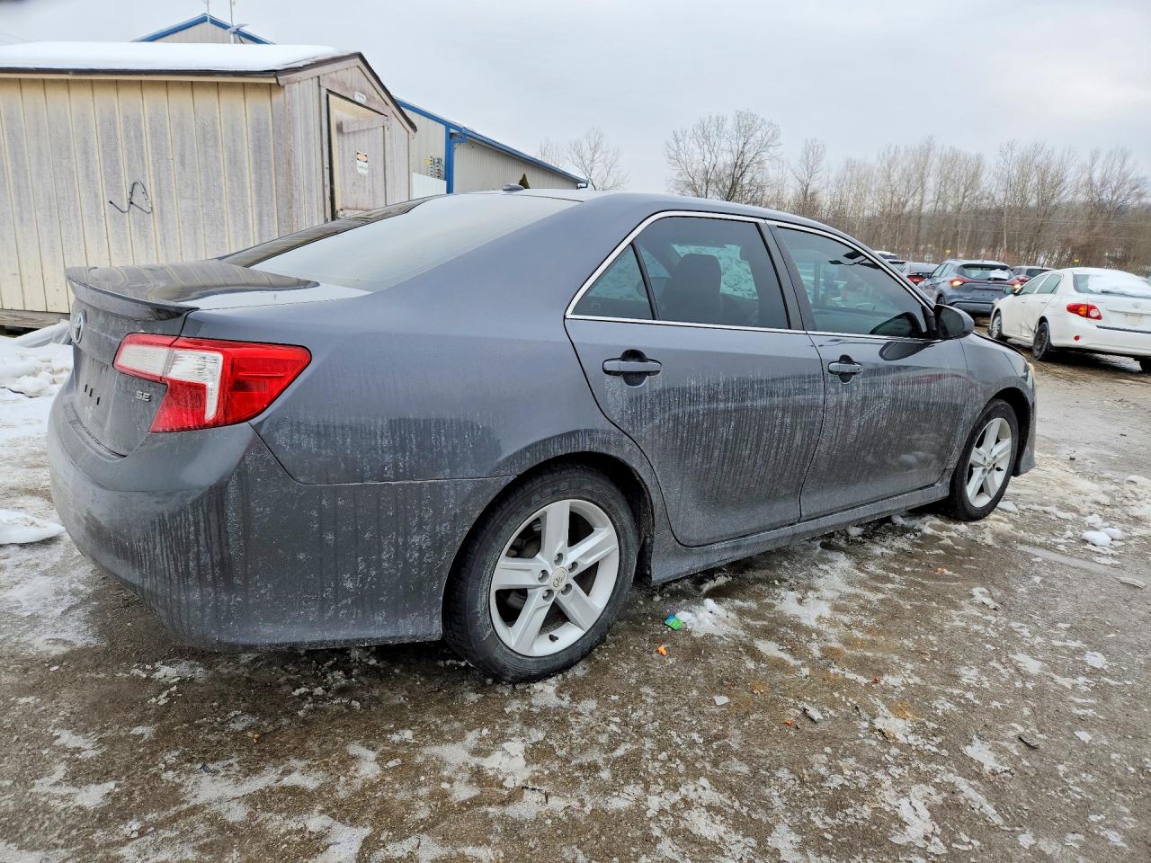 2012 TOYOTA CAMRY SE photo 5