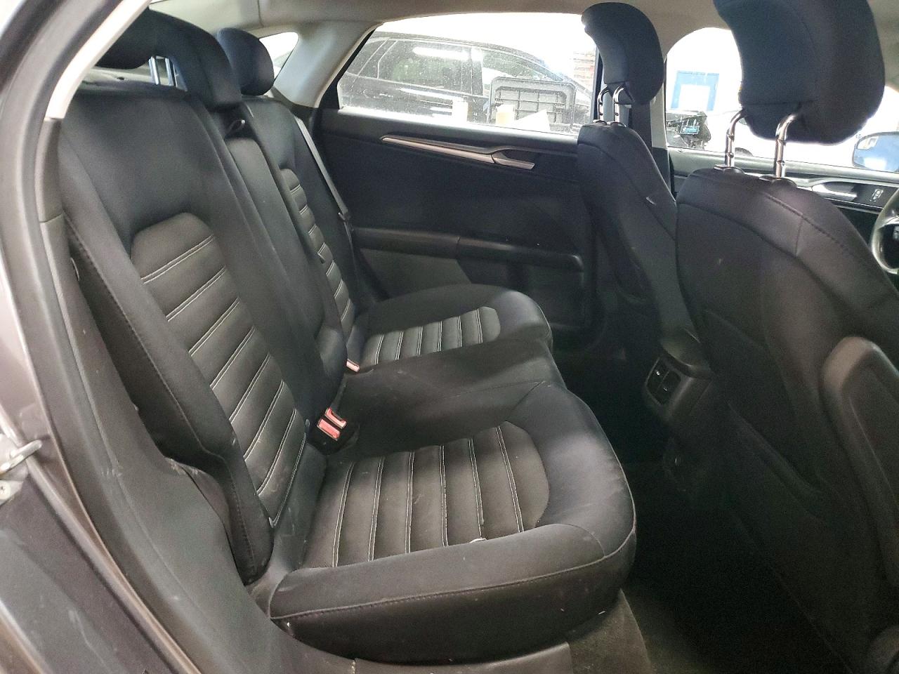 2013 FORD FUSION SE photo 19
