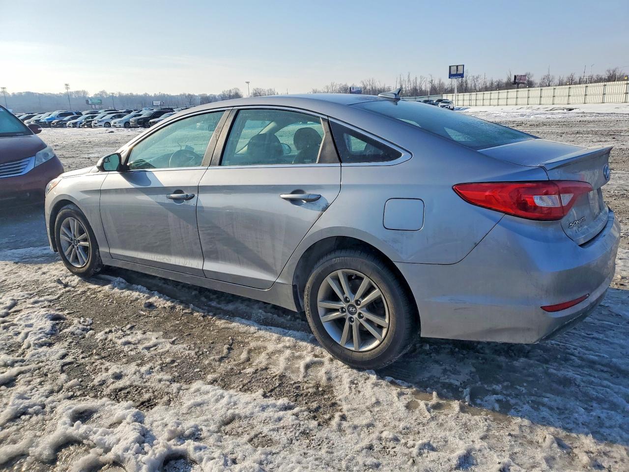 2015 HYUNDAI SONATA SE photo 3