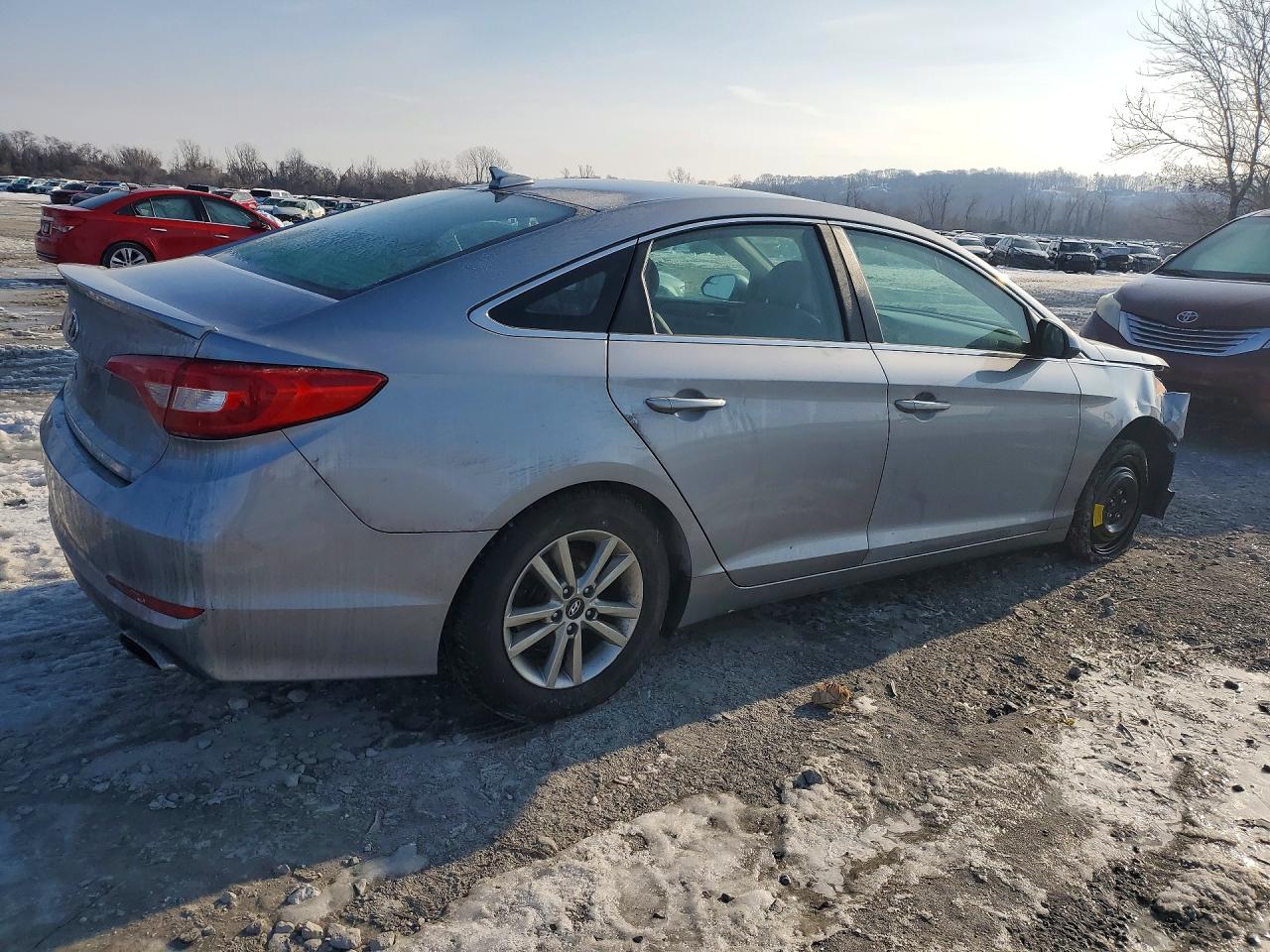 2015 HYUNDAI SONATA SE photo 5