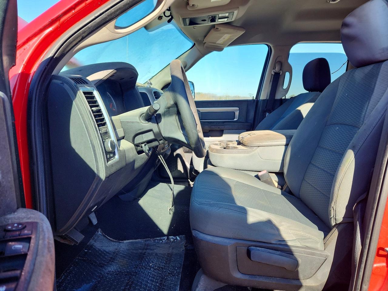 2014 RAM 1500 SLT photo 13