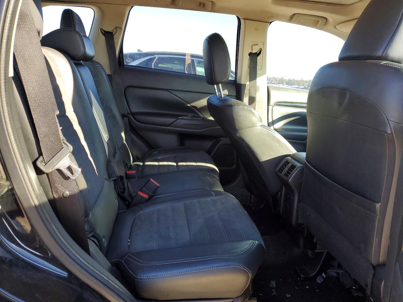 2019 MITSUBISHI OUTLANDER SE photo 21