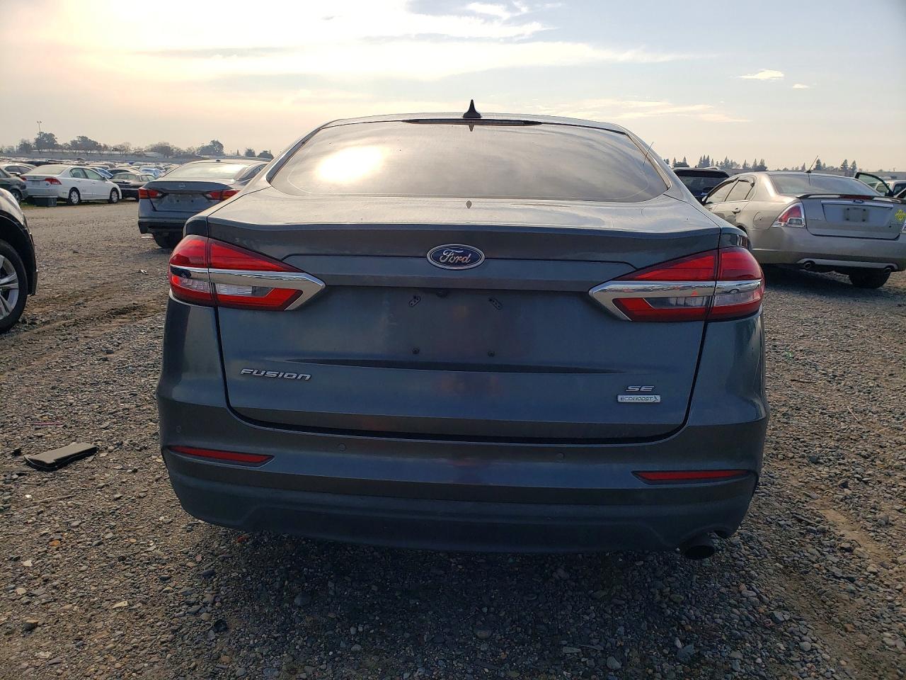 2019 FORD FUSION SE photo 11