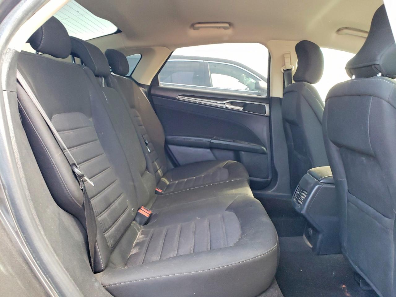 2019 FORD FUSION SE photo 19