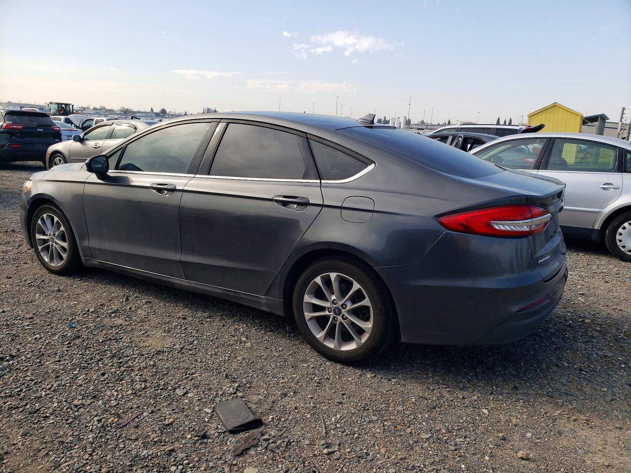 2019 FORD FUSION SE photo 3