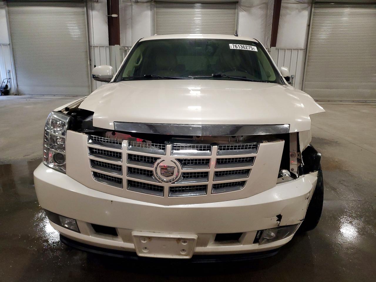 2011 CADILLAC ESCALADE PREMIUM photo 9