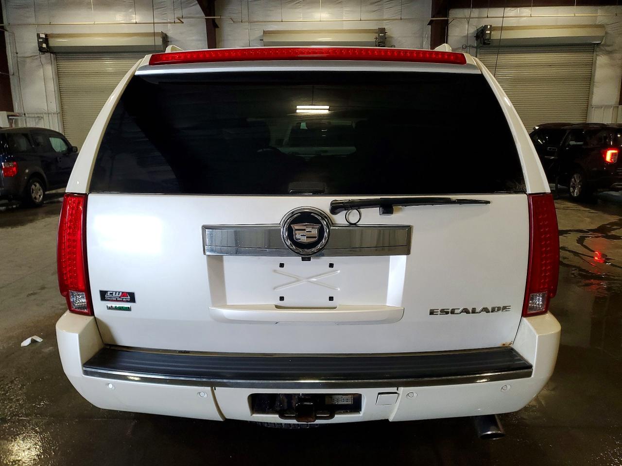 2011 CADILLAC ESCALADE PREMIUM photo 11